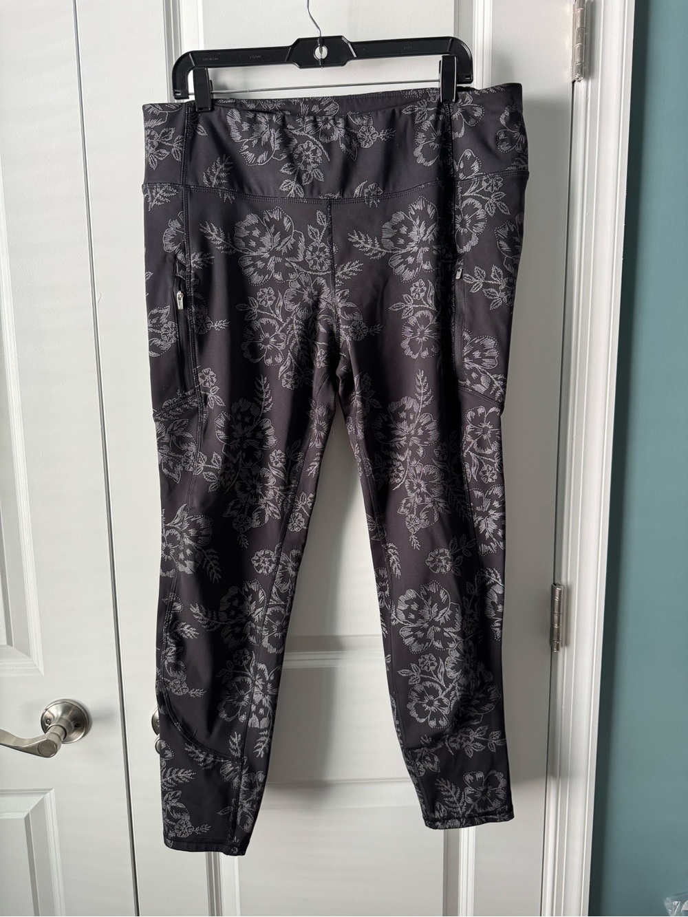 Avia Black Floral Print Leggings